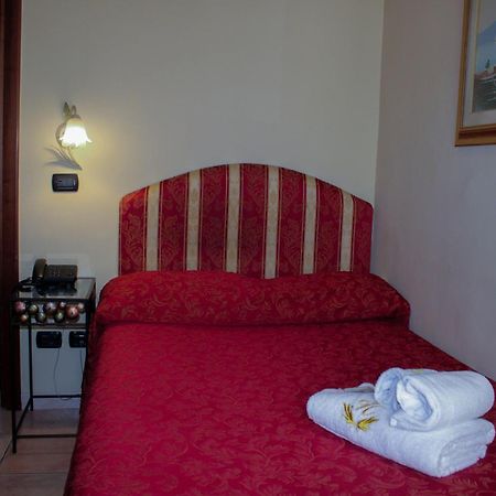 Hotel Sicilia Mailand Exterior foto